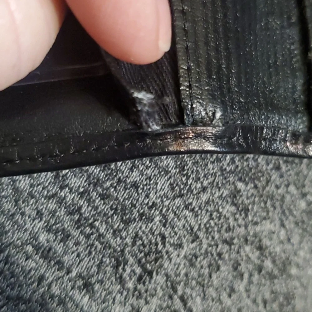 FOSSIL GENUINE LEATHER WALLET - Picture 13 of 14